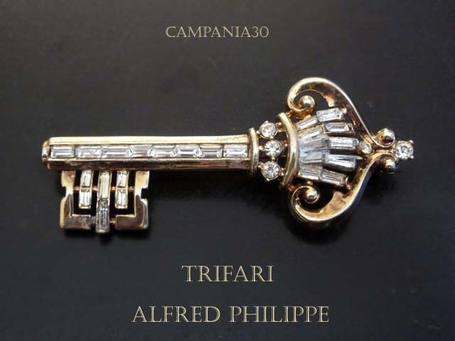 SB1448 - SPILLA CHIAVE "TRIFARI" ALFRED PHILIPPE ANNI '40 - LE COLLEZIONI  DI CAMPANIA30
