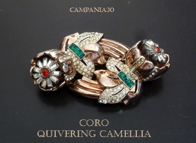 SB1584 - SPILLA DUETTE CORO "QUIVERING CAMELLIA" ANNI '40 - LE COLLEZIONI  DI CAMPANIA30