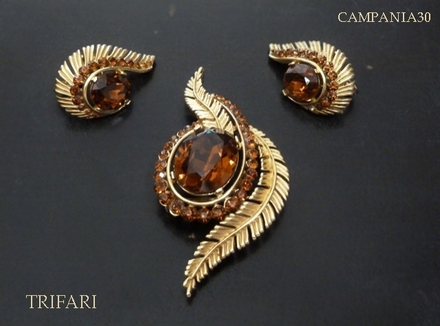 SB1904 - SET SPILLA CON ORECCHINI "TRIFARI" ANNI '50 - LE COLLEZIONI  DI CAMPANIA30